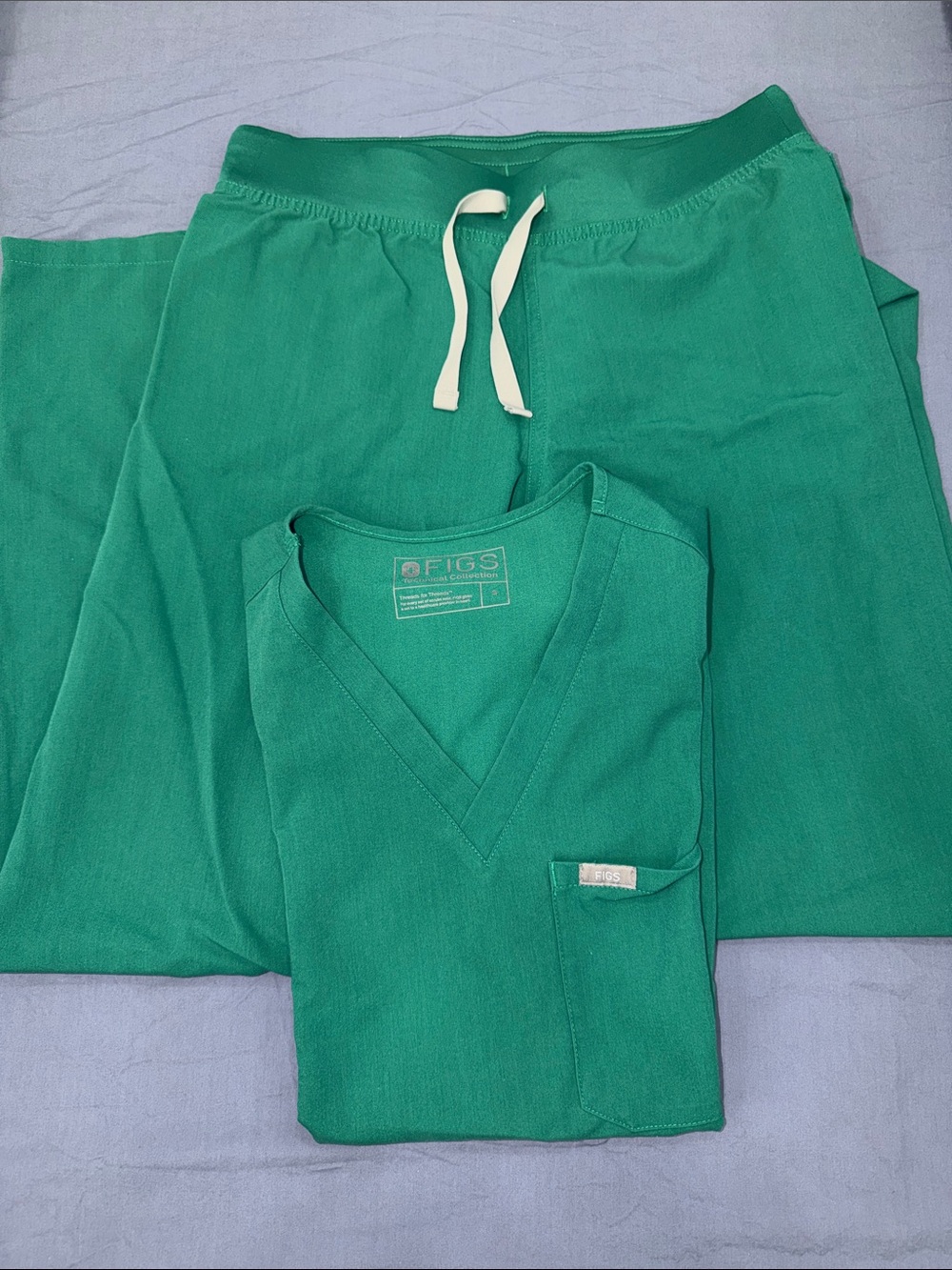 Figs Emerald Green V-Neck SCRUBS LIKE NEW